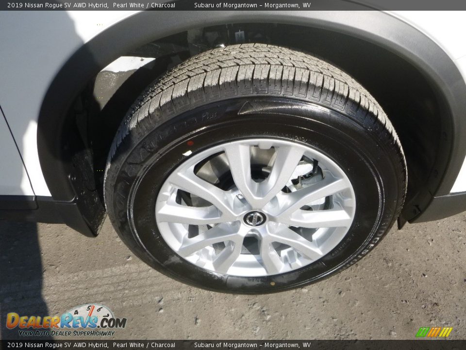 2019 Nissan Rogue SV AWD Hybrid Pearl White / Charcoal Photo #2