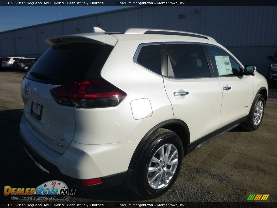 2019 Nissan Rogue SV AWD Hybrid Pearl White / Charcoal Photo #4