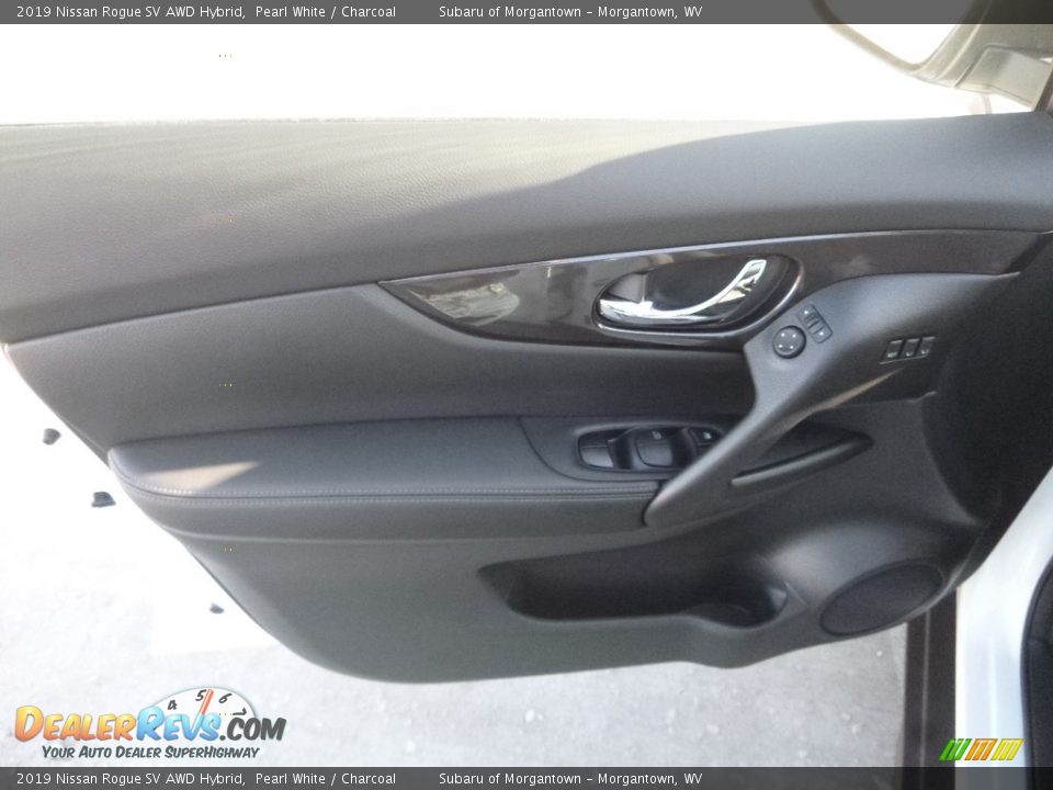 2019 Nissan Rogue SV AWD Hybrid Pearl White / Charcoal Photo #14