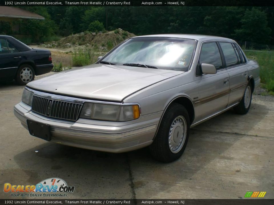 1992 Lincoln Continental Executive Titanium Frost Metallic / Cranberry Red Photo #3