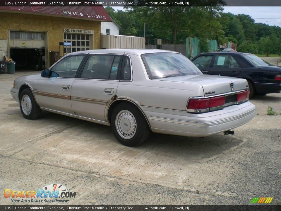 1992 Lincoln Continental Executive Titanium Frost Metallic / Cranberry Red Photo #5