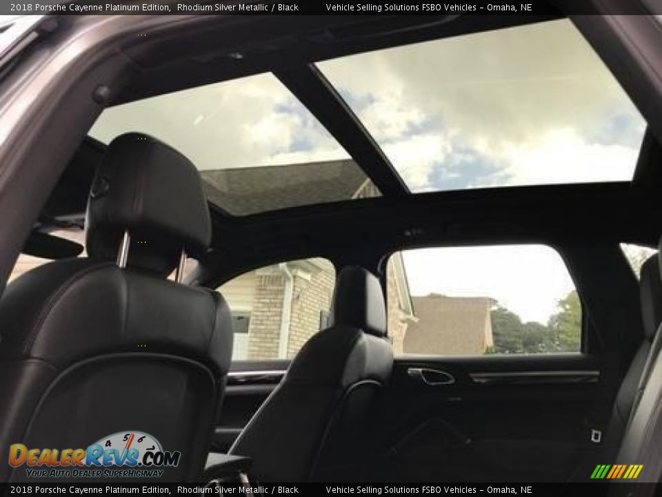 Sunroof of 2018 Porsche Cayenne Platinum Edition Photo #11