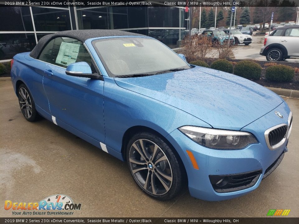 Front 3/4 View of 2019 BMW 2 Series 230i xDrive Convertible Photo #1