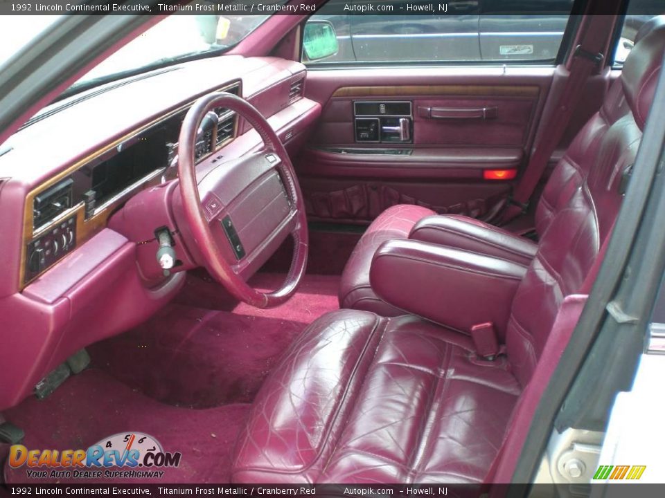 1992 Lincoln Continental Executive Titanium Frost Metallic / Cranberry Red Photo #9