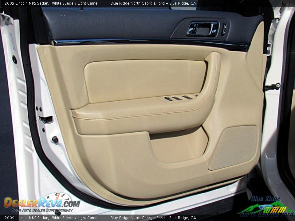 2009 Lincoln MKS Sedan White Suede / Light Camel Photo #28