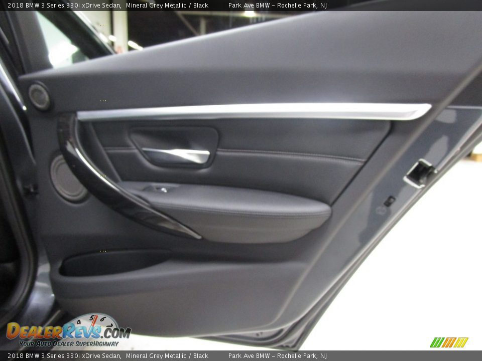 2018 BMW 3 Series 330i xDrive Sedan Mineral Grey Metallic / Black Photo #16