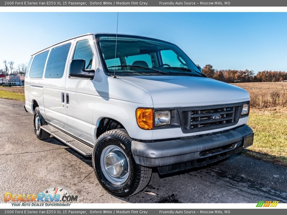 2006 Ford E Series Van E350 XL 15 Passenger Oxford White / Medium Flint Grey Photo #1