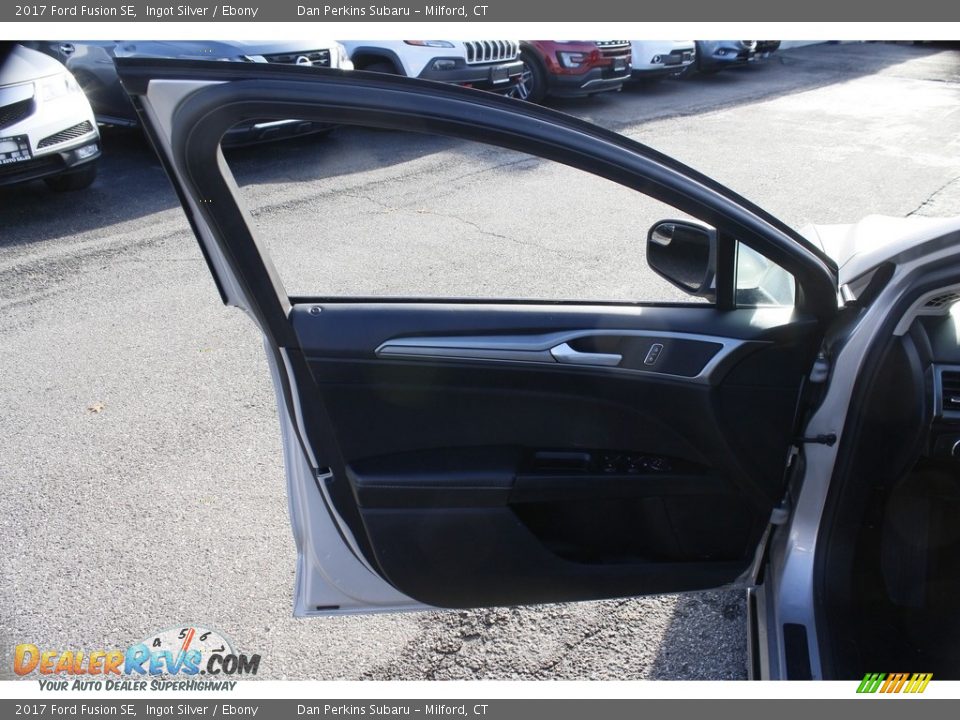 2017 Ford Fusion SE Ingot Silver / Ebony Photo #17