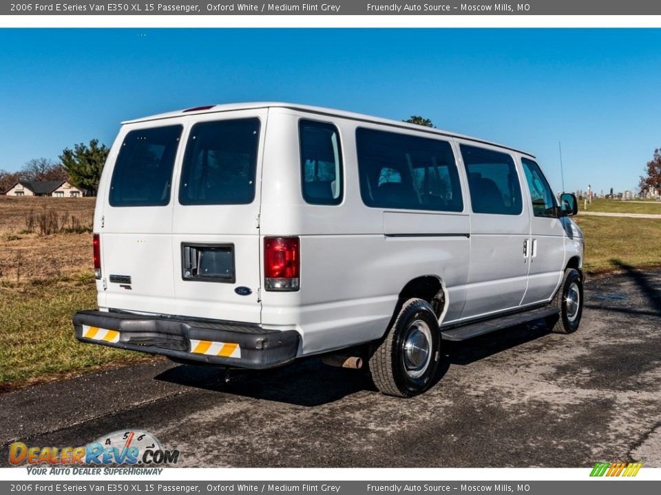 2006 Ford E Series Van E350 XL 15 Passenger Oxford White / Medium Flint Grey Photo #4
