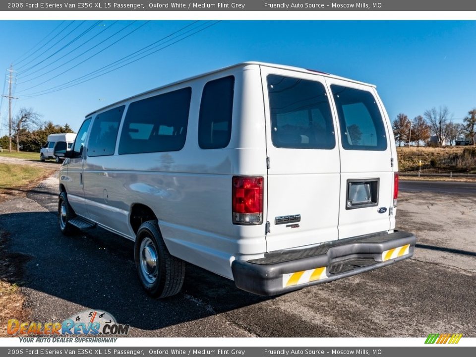 2006 Ford E Series Van E350 XL 15 Passenger Oxford White / Medium Flint Grey Photo #6