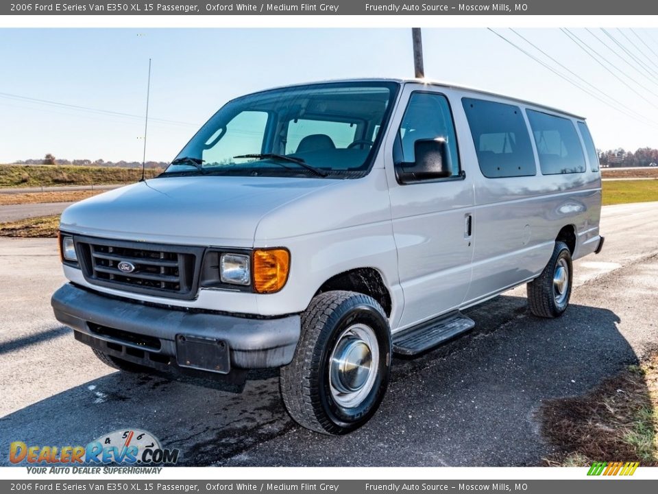 2006 Ford E Series Van E350 XL 15 Passenger Oxford White / Medium Flint Grey Photo #8