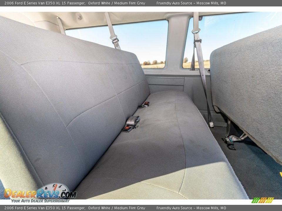 2006 Ford E Series Van E350 XL 15 Passenger Oxford White / Medium Flint Grey Photo #20