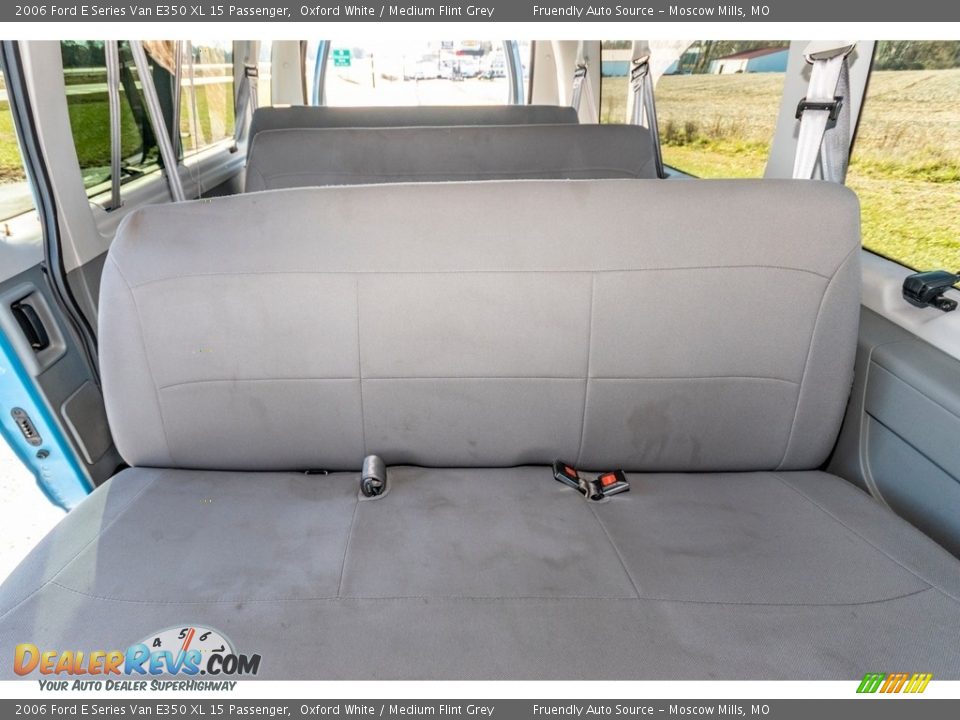 2006 Ford E Series Van E350 XL 15 Passenger Oxford White / Medium Flint Grey Photo #22