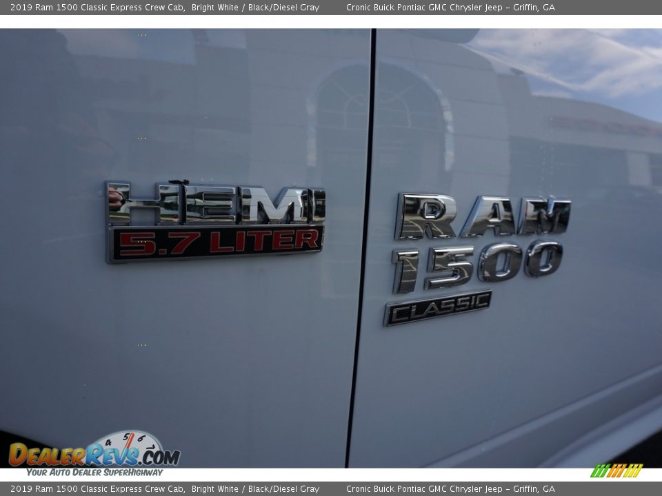 2019 Ram 1500 Classic Express Crew Cab Bright White / Black/Diesel Gray Photo #9