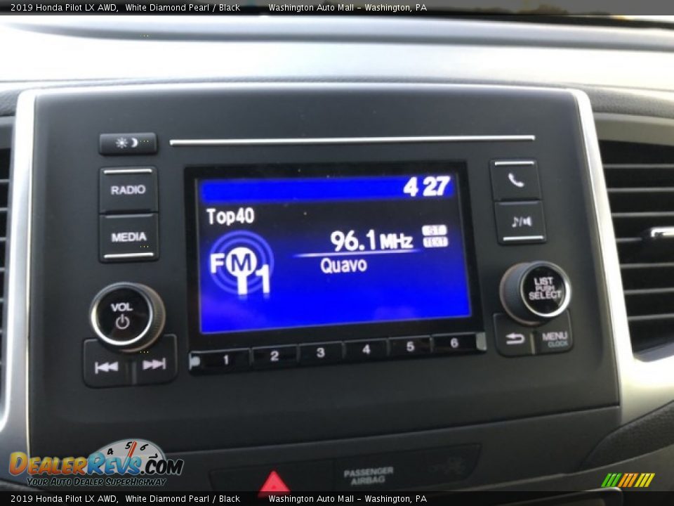 Controls of 2019 Honda Pilot LX AWD Photo #18
