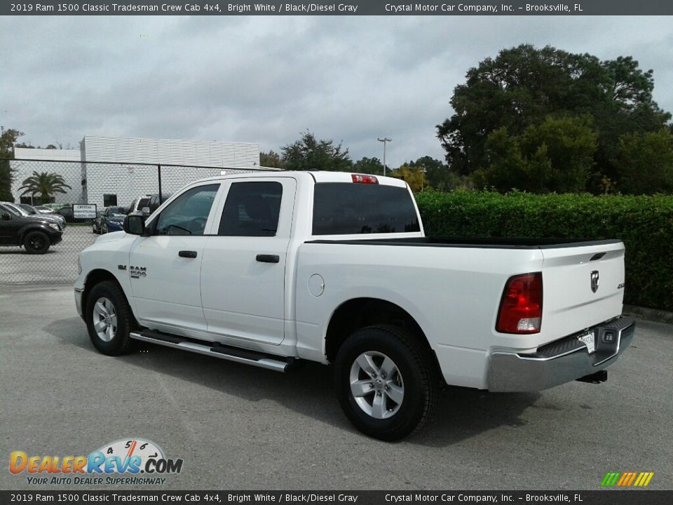 2019 Ram 1500 Classic Tradesman Crew Cab 4x4 Bright White / Black/Diesel Gray Photo #3