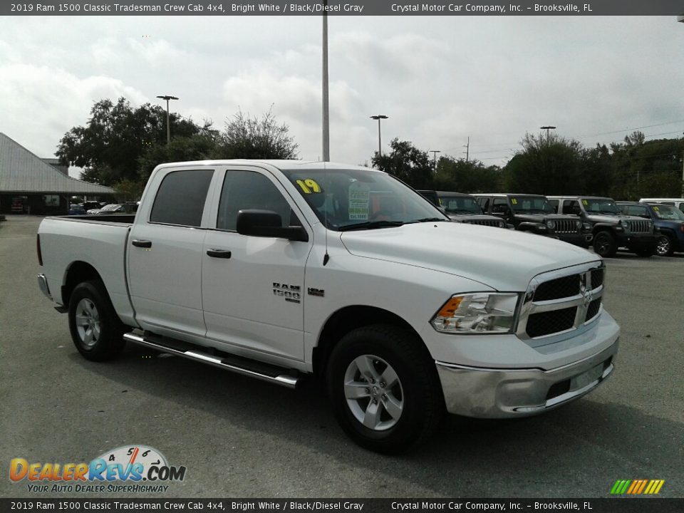 2019 Ram 1500 Classic Tradesman Crew Cab 4x4 Bright White / Black/Diesel Gray Photo #7