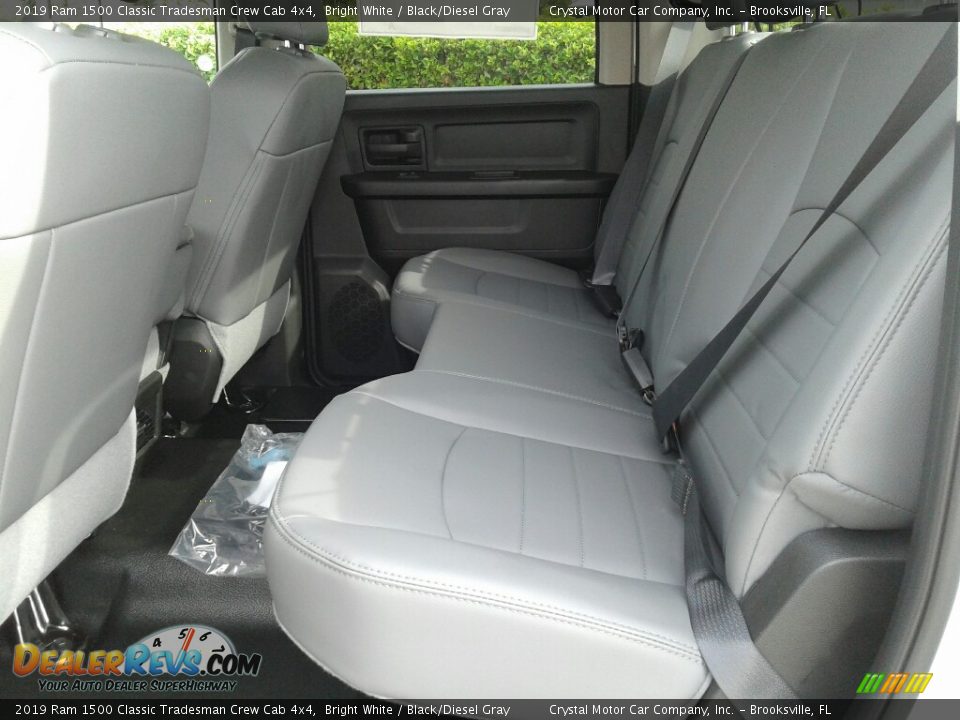 2019 Ram 1500 Classic Tradesman Crew Cab 4x4 Bright White / Black/Diesel Gray Photo #10