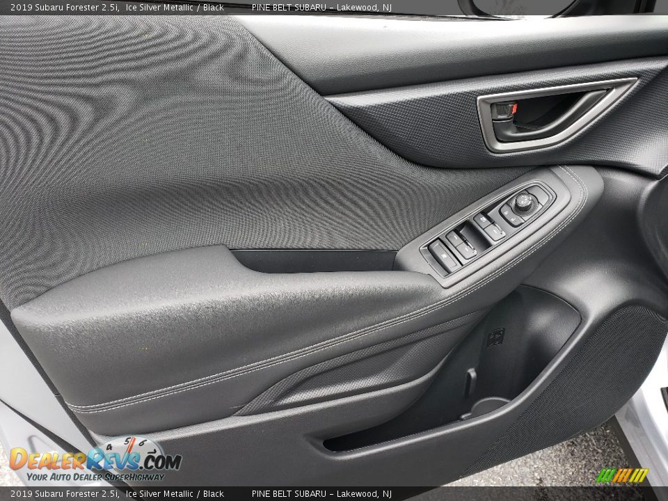 2019 Subaru Forester 2.5i Ice Silver Metallic / Black Photo #8