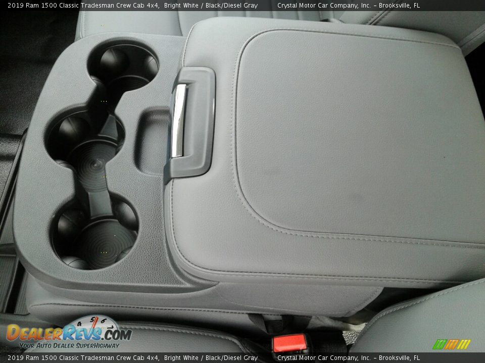 2019 Ram 1500 Classic Tradesman Crew Cab 4x4 Bright White / Black/Diesel Gray Photo #18