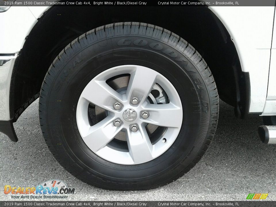 2019 Ram 1500 Classic Tradesman Crew Cab 4x4 Bright White / Black/Diesel Gray Photo #20