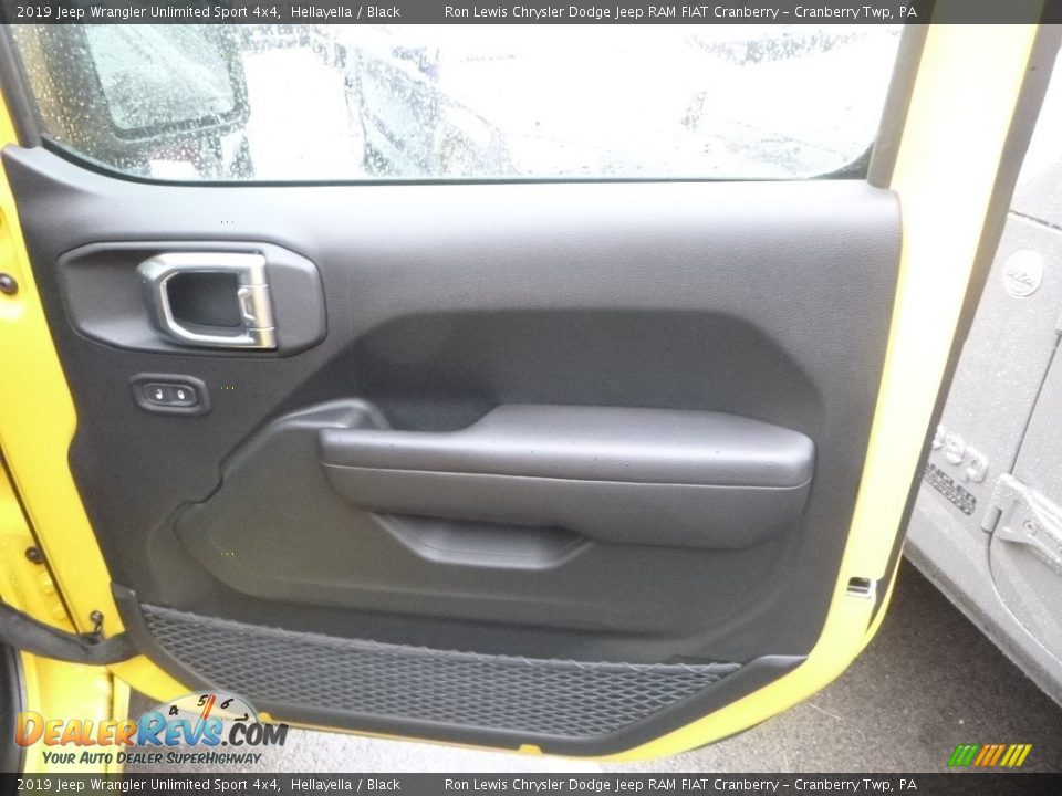 2019 Jeep Wrangler Unlimited Sport 4x4 Hellayella / Black Photo #10