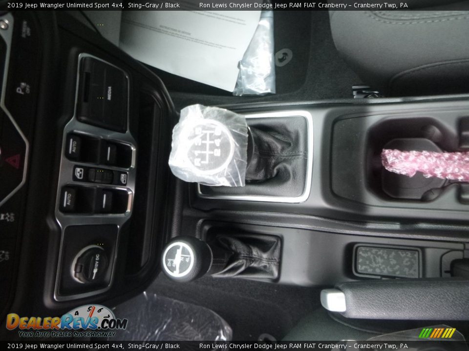 2019 Jeep Wrangler Unlimited Sport 4x4 Shifter Photo #19