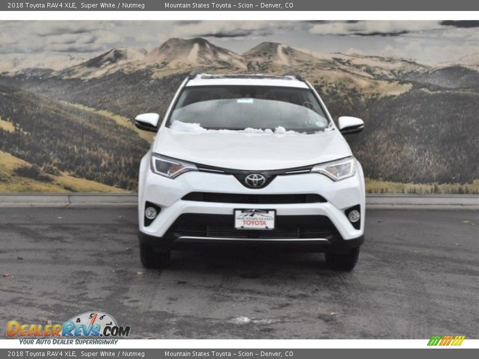 2018 Toyota RAV4 XLE Super White / Nutmeg Photo #2