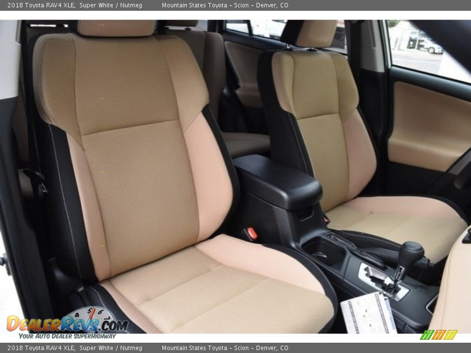 2018 Toyota RAV4 XLE Super White / Nutmeg Photo #13