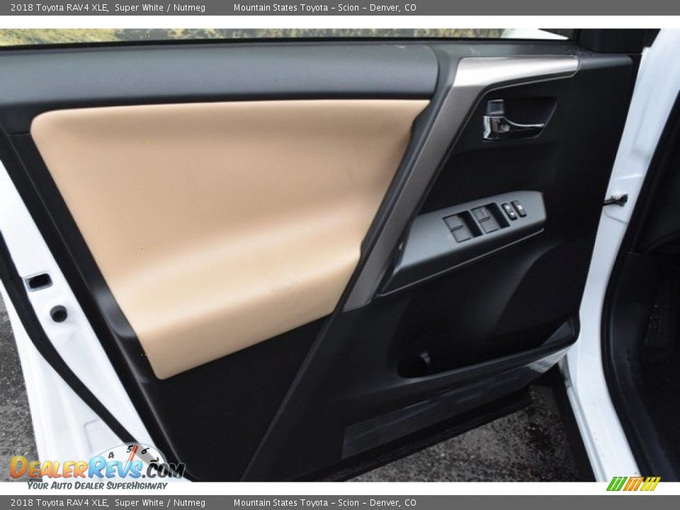 2018 Toyota RAV4 XLE Super White / Nutmeg Photo #20