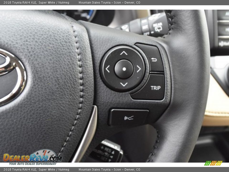 2018 Toyota RAV4 XLE Super White / Nutmeg Photo #28
