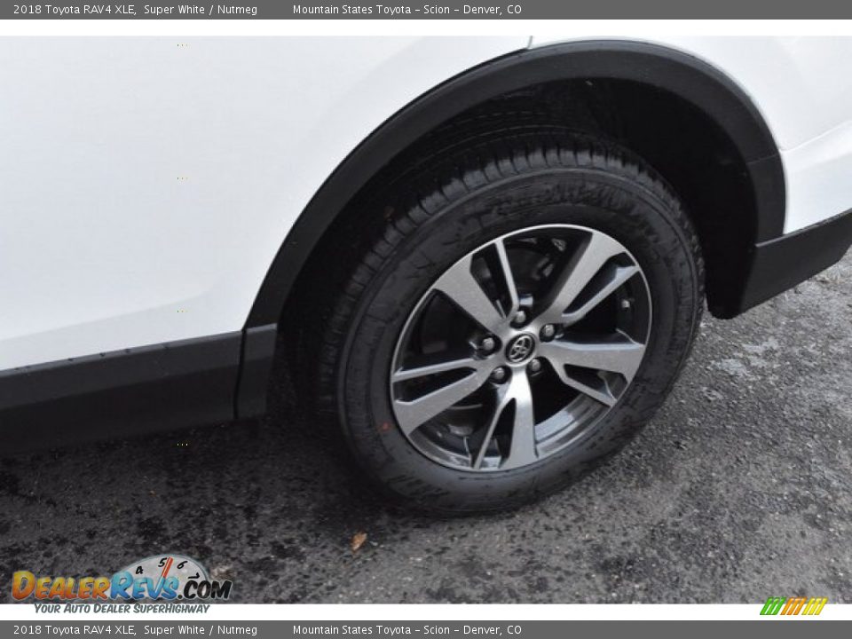 2018 Toyota RAV4 XLE Super White / Nutmeg Photo #34