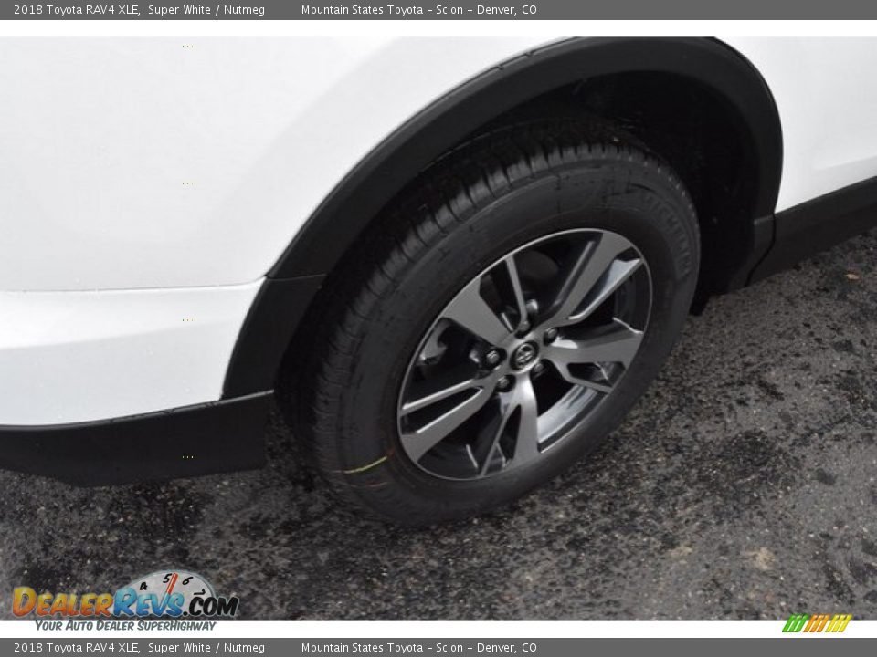 2018 Toyota RAV4 XLE Super White / Nutmeg Photo #35