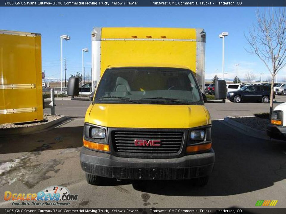 2005 GMC Savana Cutaway 3500 Commercial Moving Truck Yellow / Pewter Photo #2