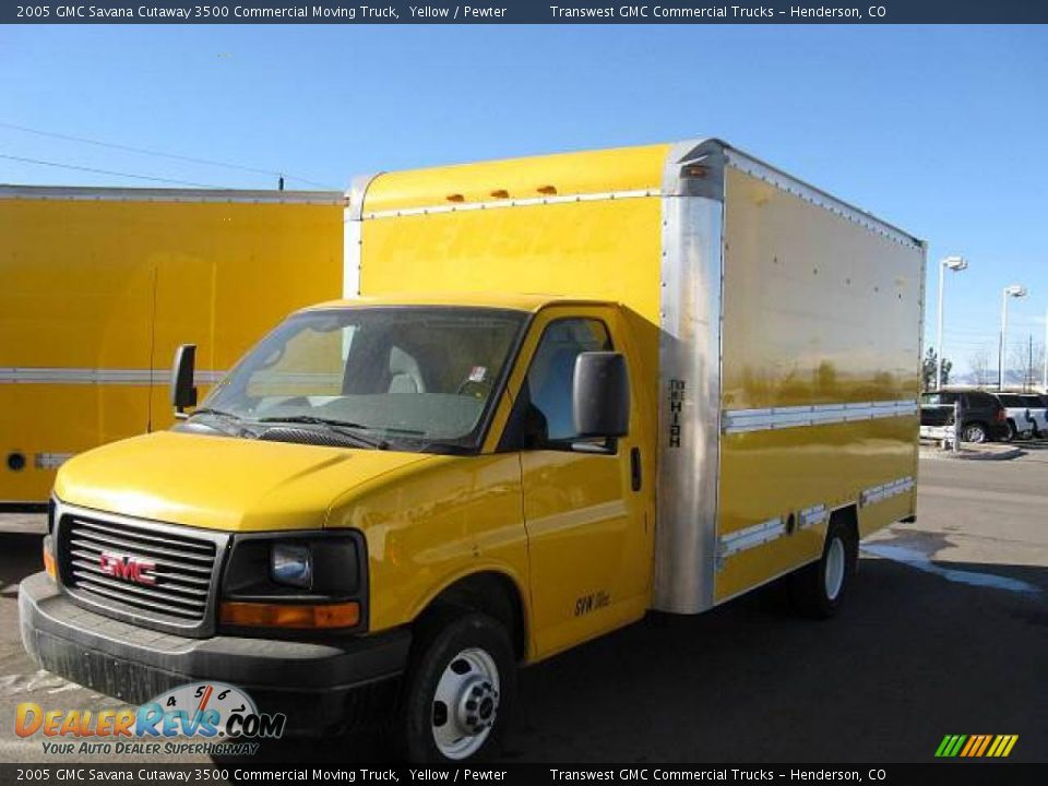 2005 GMC Savana Cutaway 3500 Commercial Moving Truck Yellow / Pewter Photo #3