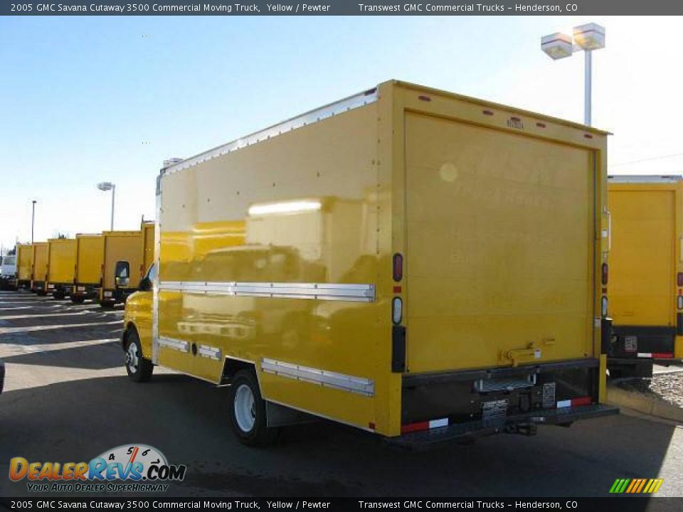 2005 GMC Savana Cutaway 3500 Commercial Moving Truck Yellow / Pewter Photo #5
