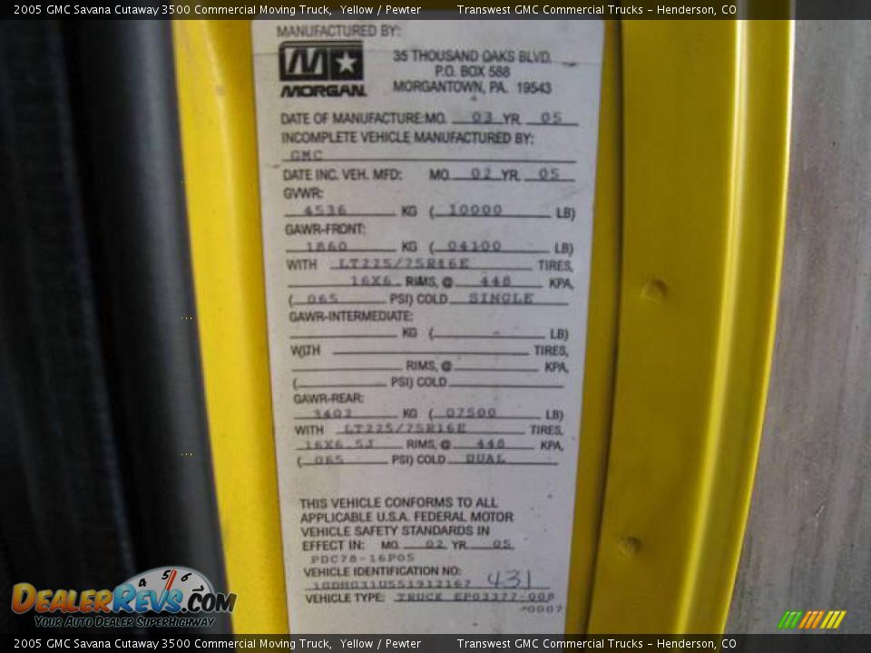 2005 GMC Savana Cutaway 3500 Commercial Moving Truck Yellow / Pewter Photo #8