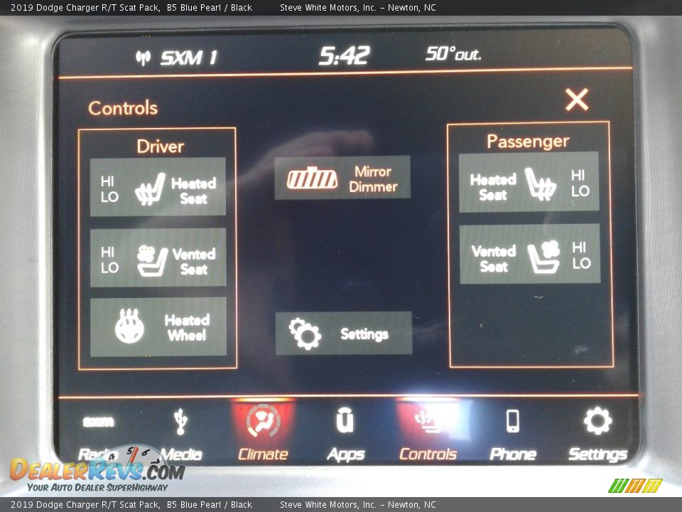 Controls of 2019 Dodge Charger R/T Scat Pack Photo #23