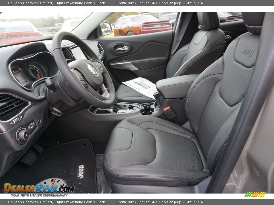 Front Seat of 2019 Jeep Cherokee Limited Photo #4
