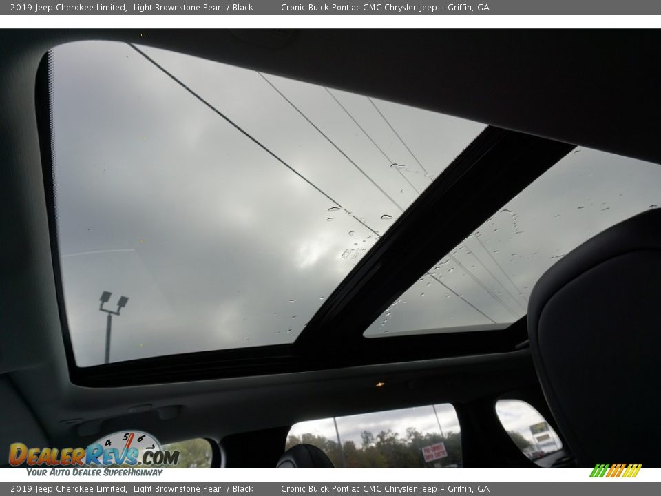 Sunroof of 2019 Jeep Cherokee Limited Photo #6