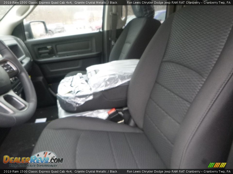 2019 Ram 1500 Classic Express Quad Cab 4x4 Granite Crystal Metallic / Black Photo #15
