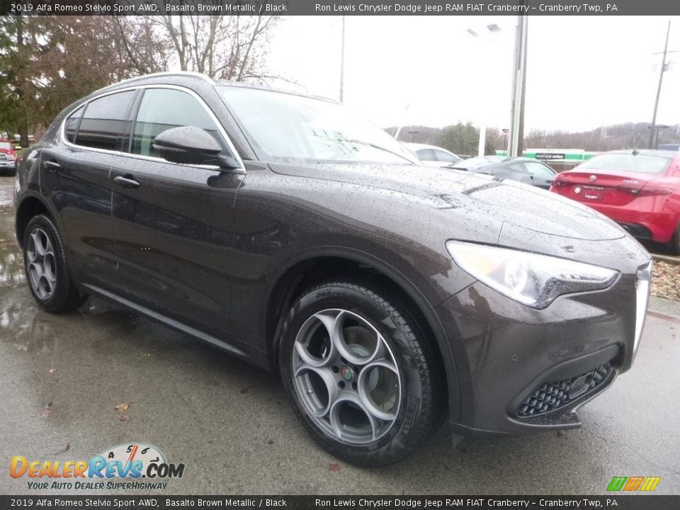 Front 3/4 View of 2019 Alfa Romeo Stelvio Sport AWD Photo #12