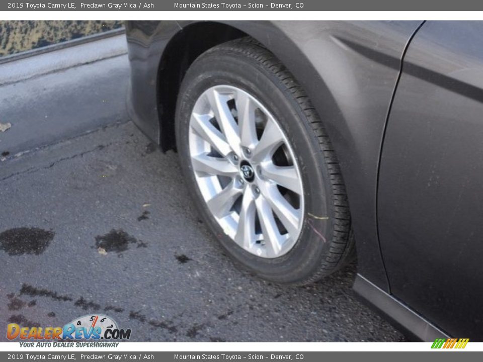 2019 Toyota Camry LE Predawn Gray Mica / Ash Photo #32