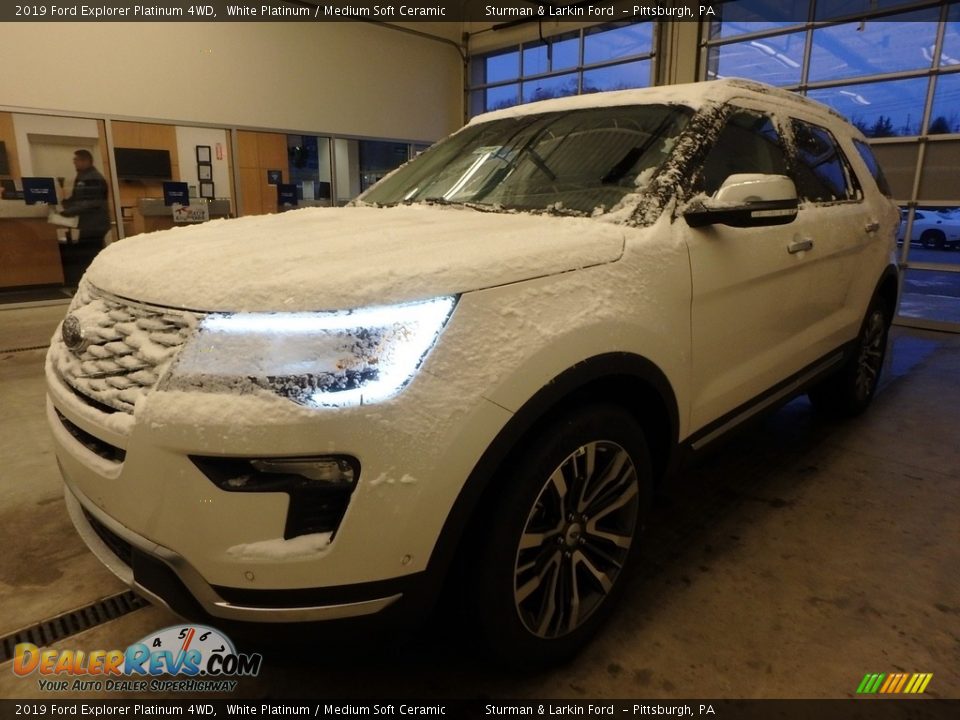 2019 Ford Explorer Platinum 4WD White Platinum / Medium Soft Ceramic Photo #4