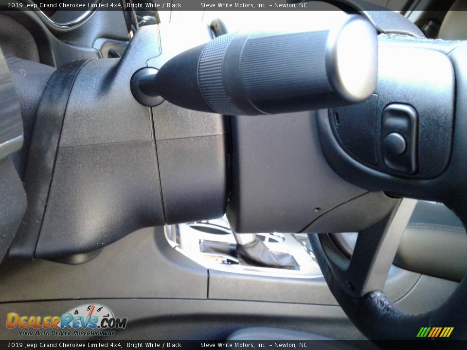 2019 Jeep Grand Cherokee Limited 4x4 Bright White / Black Photo #17