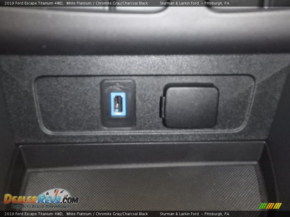 2019 Ford Escape Titanium 4WD White Platinum / Chromite Gray/Charcoal Black Photo #15