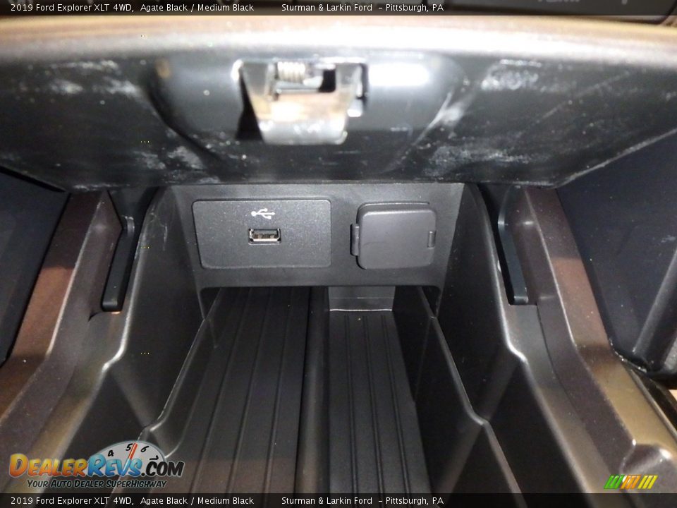 2019 Ford Explorer XLT 4WD Agate Black / Medium Black Photo #14