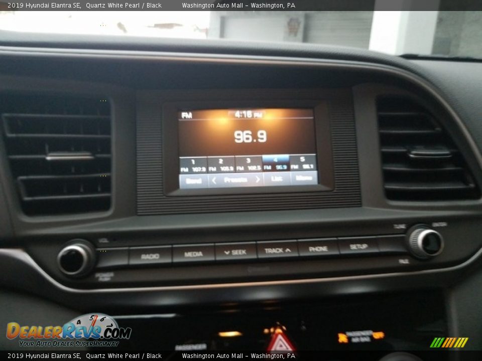 2019 Hyundai Elantra SE Quartz White Pearl / Black Photo #13