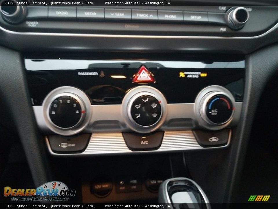 2019 Hyundai Elantra SE Quartz White Pearl / Black Photo #18