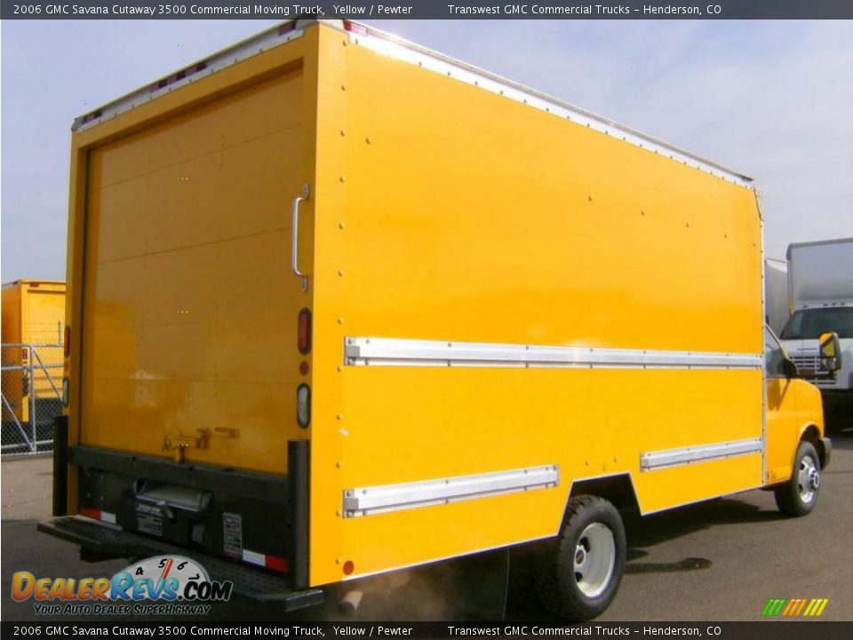2006 GMC Savana Cutaway 3500 Commercial Moving Truck Yellow / Pewter Photo #3